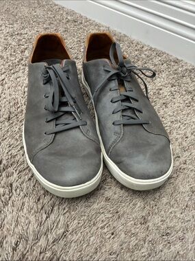 Men's Olukai Gray Low-Top Leather Sneakers with White Sole